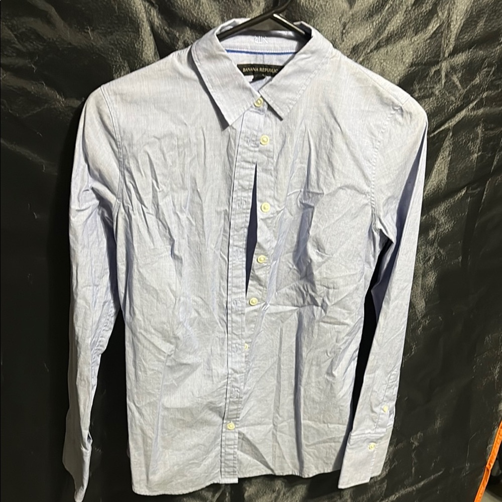 Banana Republic Light Blue Casual Button Down Shirt